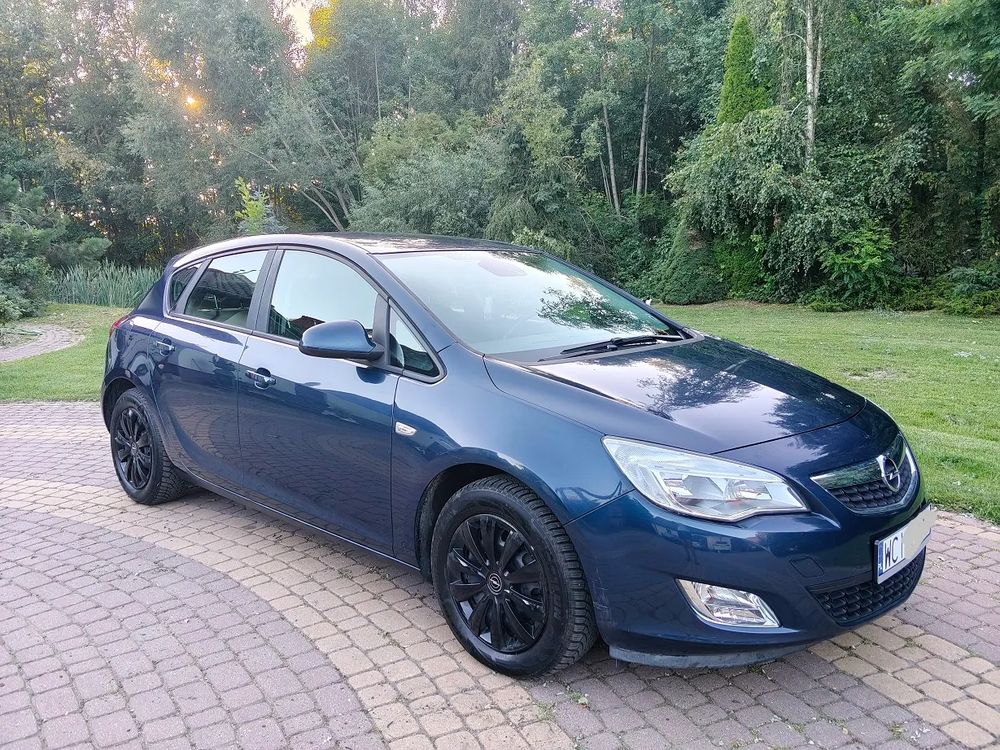 Opel Astra J (2009-2019) 1.4 T Executive 2011