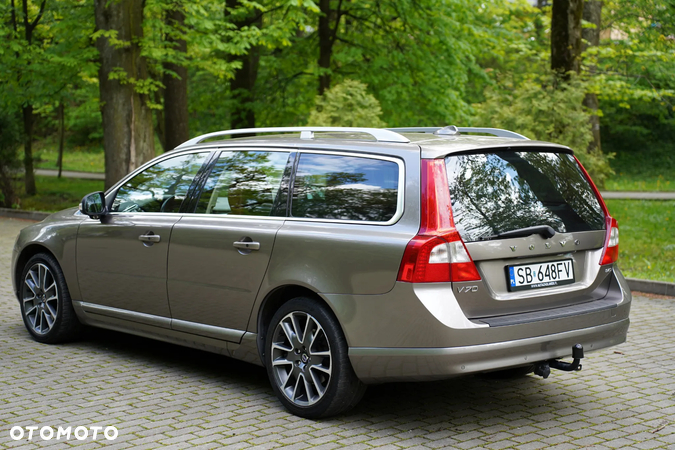 Volvo V70 2.4D Summum - 3