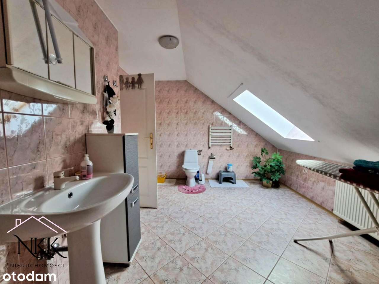 Rodzinny dom z pięknym ogrodem, stawem i 2 garażami -Lubniewice-17