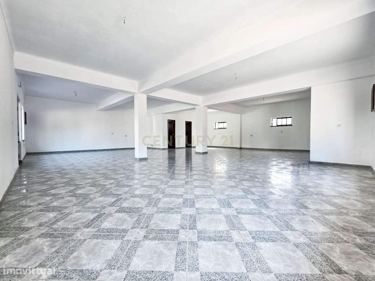 Moradia T3 + Loja em Fernão Ferro, Seixal - Oportunidade Única!-20