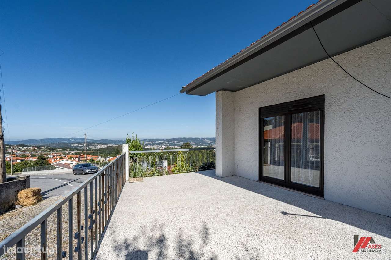 MORADIA INDIVIDUAL T2 COM GARAGEM , TERRENO E VISTAS  FANTÁSTICAS!-29