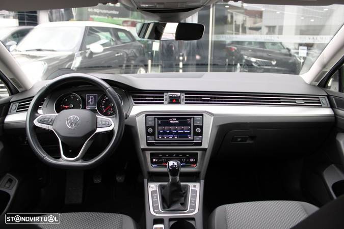 VW Passat 2.0 TDI Elegance - 4