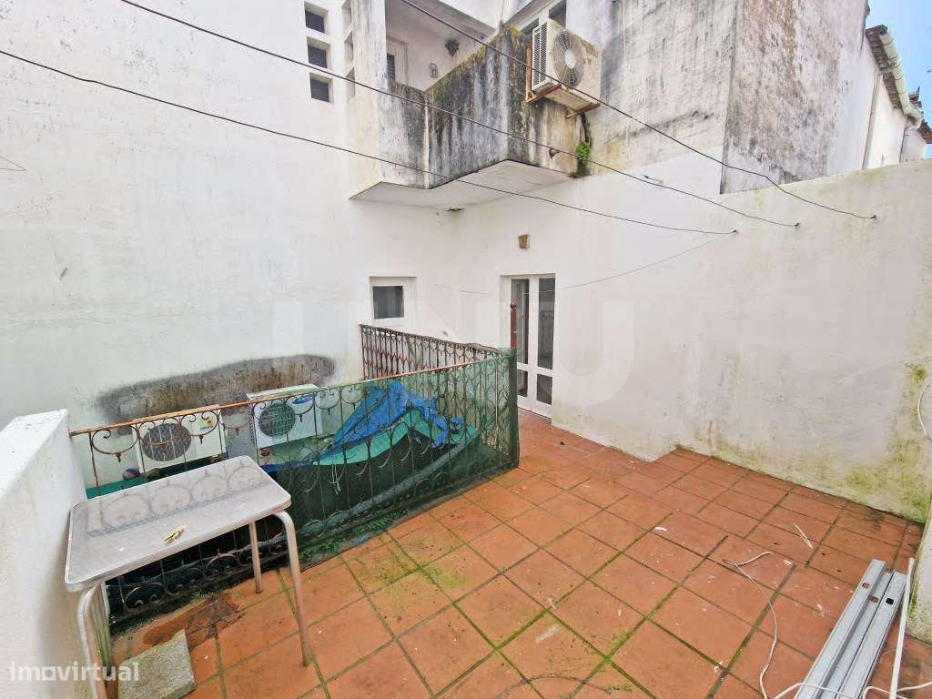Moradia T2 Centro Histórico de Évora, com terraço-21