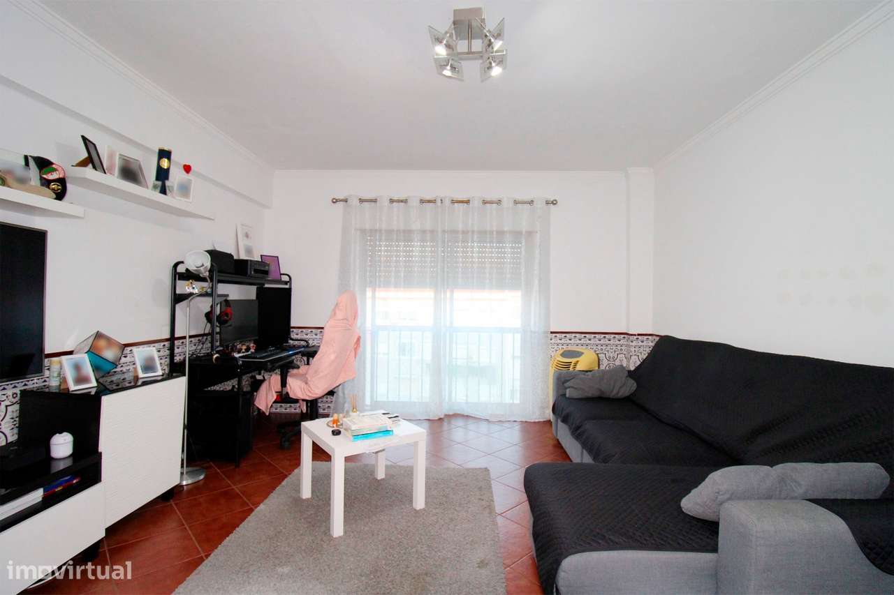 Apartamento T3 Amora -Seixal-0