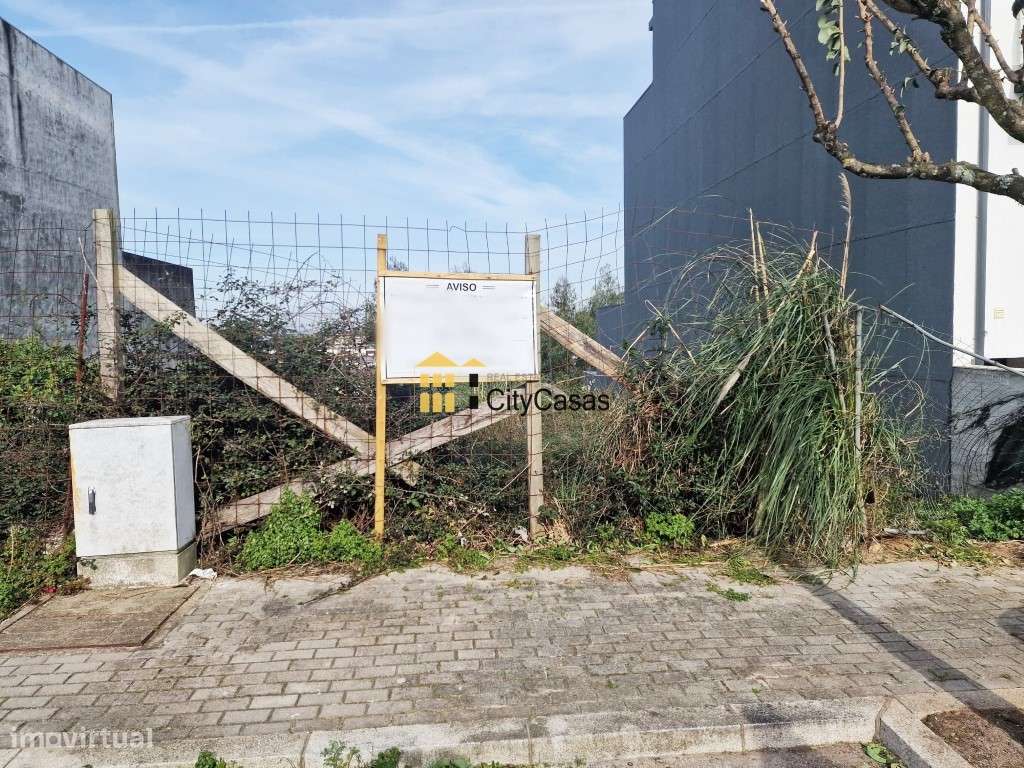 Terreno c/ Projeto de Moradia Bifamiliar - Grande imagem: 5/9