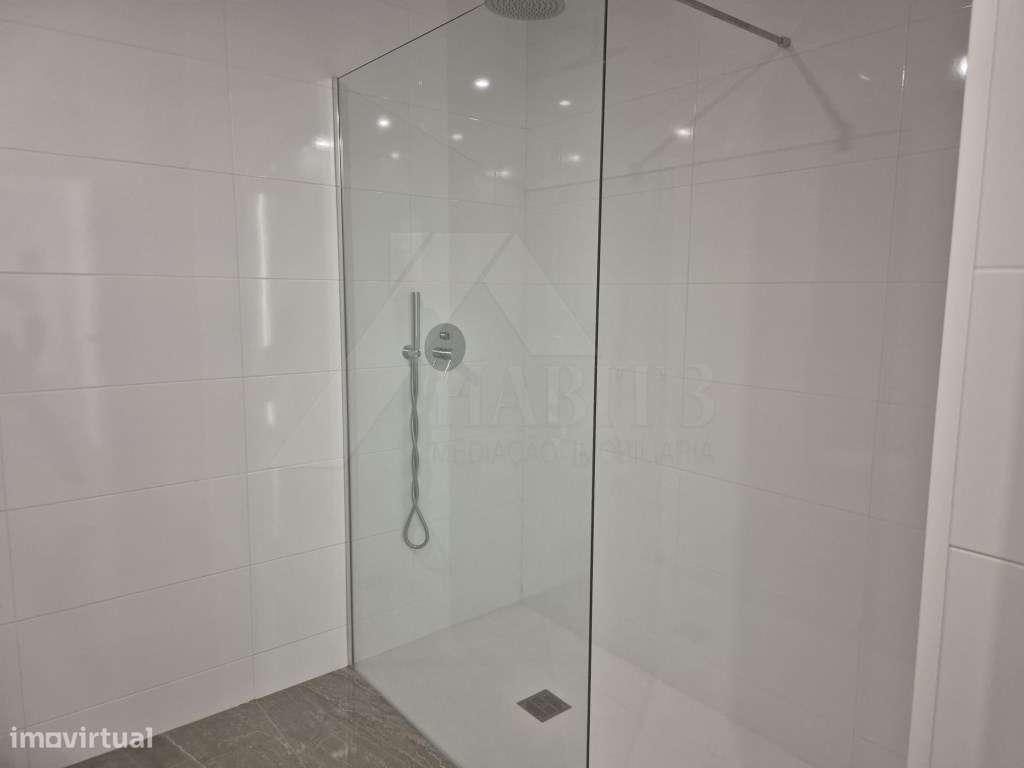 Apartamento T2 com Elevador-7