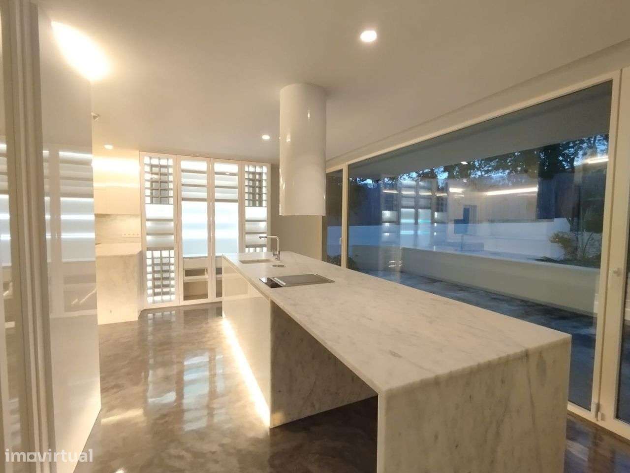 Moradia de Luxo a Estrear no Coração da Quinta da Marinha Sul-5