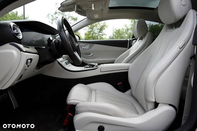 Mercedes-Benz Klasa E 400 d Coupe 4-Matic 9G-TRONIC - 12