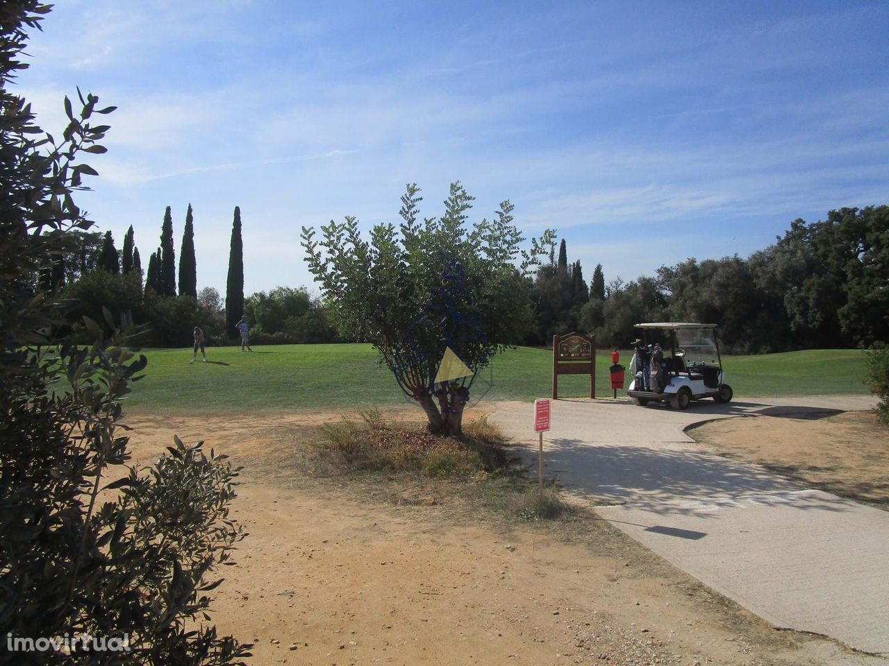 Lote para construção de moradia isolada com piscina em campo de golfe