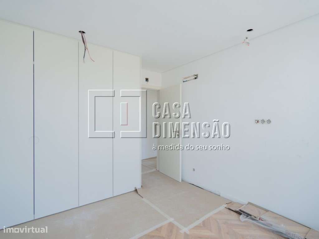 Moradia isolada de tipologia T3 na melhor zona da Aroeira, com Pisc...-11