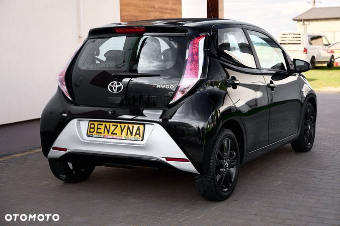 Toyota Aygo x-wave - 11