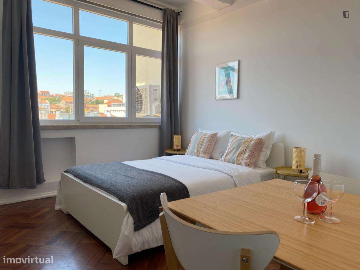 Quarto - localizado em Anjos Lisbon - Grande imagem: 4/10