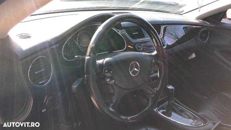 Dezmembrez Mercedes CLS500 W219 V8 306 cp 225 kw - 5