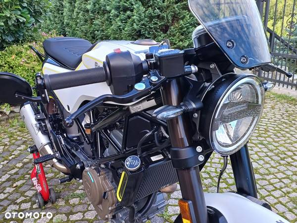 Husqvarna Vitpilen - 40