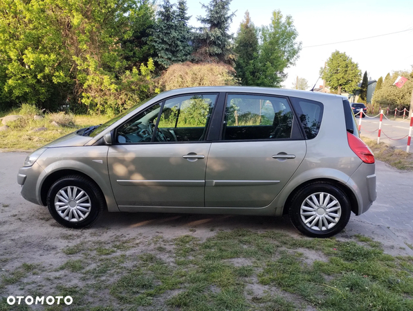 Renault Scenic 1.6 16V Luxe Expression - 9