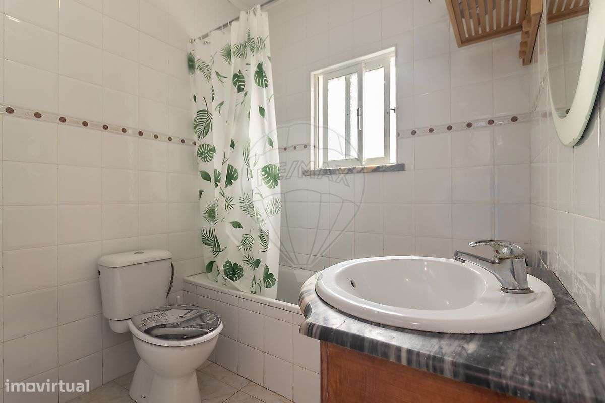 Moradia T5 + Moradia T2 | Terreno 3.717 m² | Azeitão-45