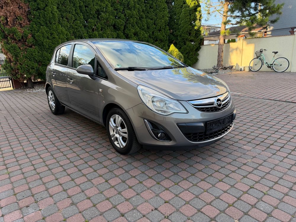 Opel Corsa D (2006-2014) 1.4 16V Satellite 2011