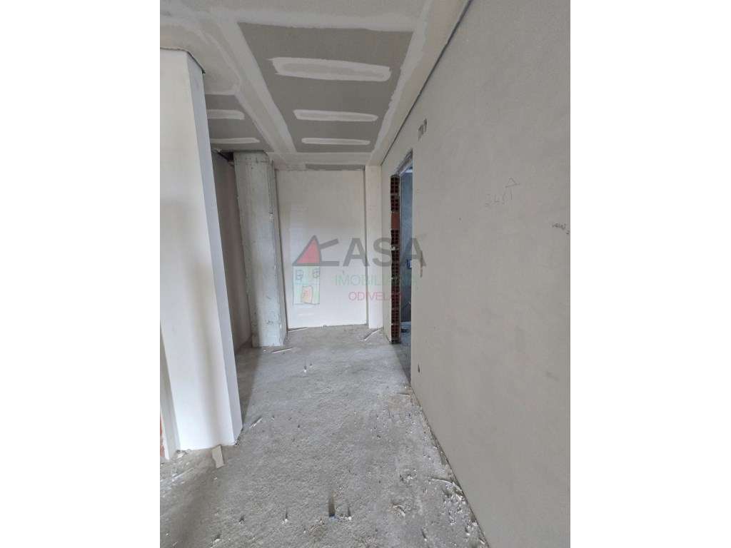 Apartamentos T2 e T3 em Caneças-11