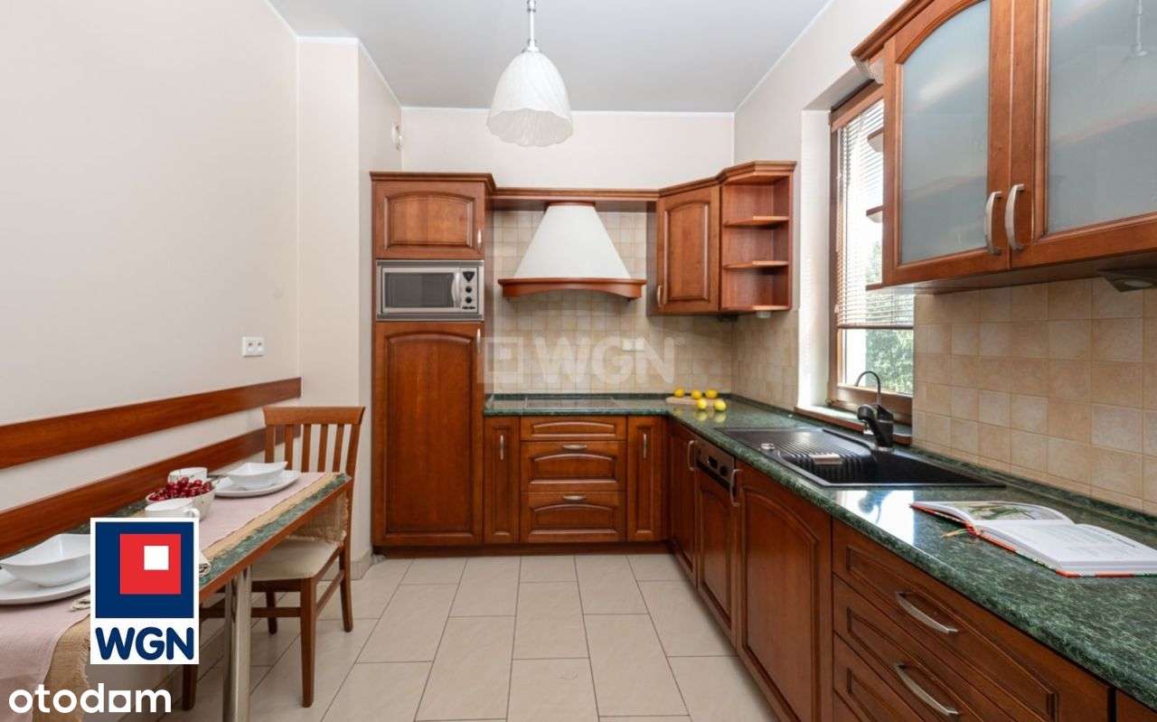 2 pokoje, oddzielna kuchnia, komórka, garaż, metro-11