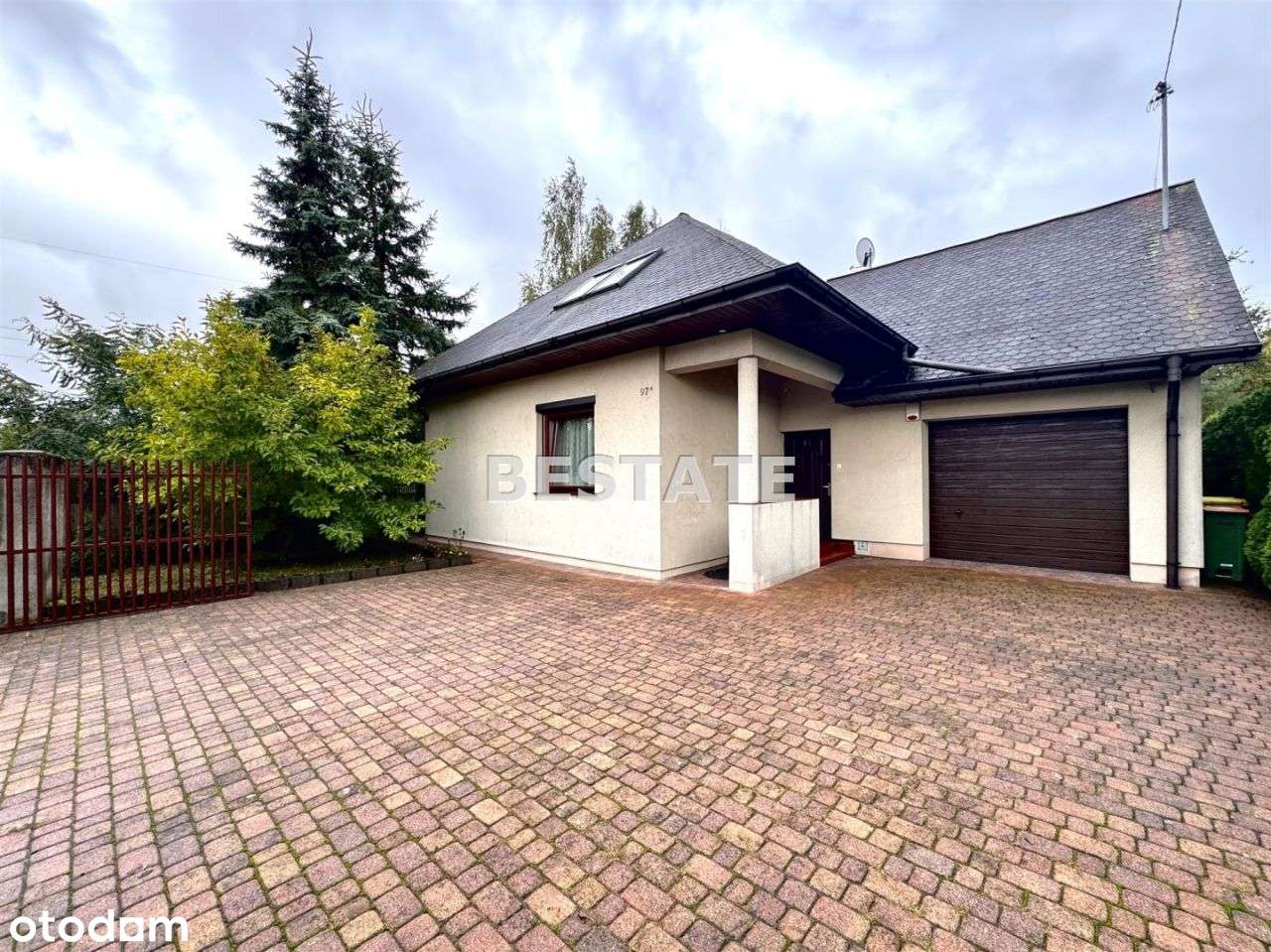 Dom na Bugaju, duża działka, dobra lokalizacja.-1