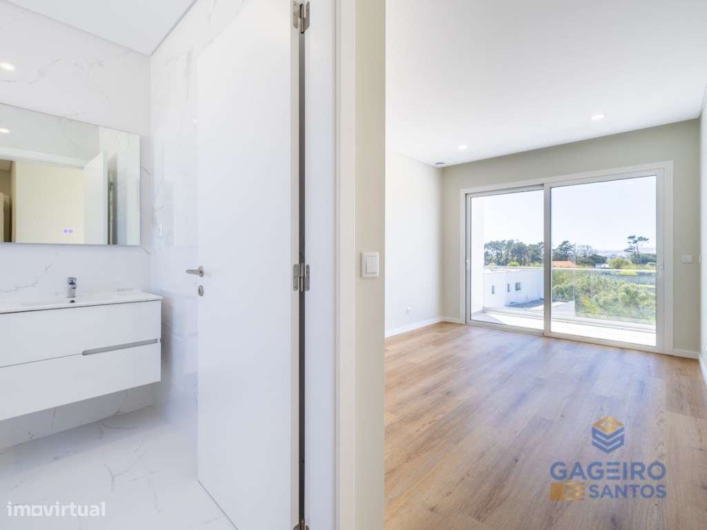 Moradia T4 com piscina, nova e pronta a habitar a 4 km da baía de S...-43