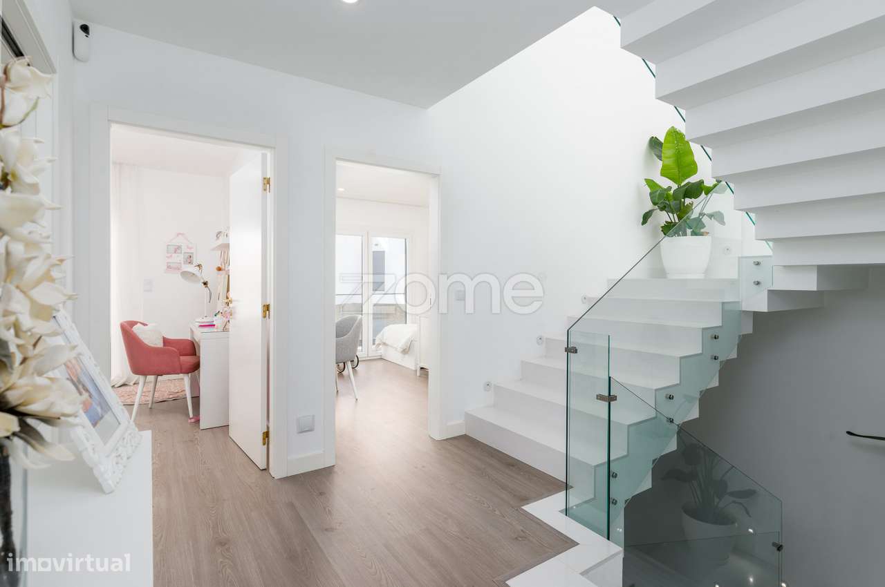 Moradia T4 Bª São Sebastião - Famões-12