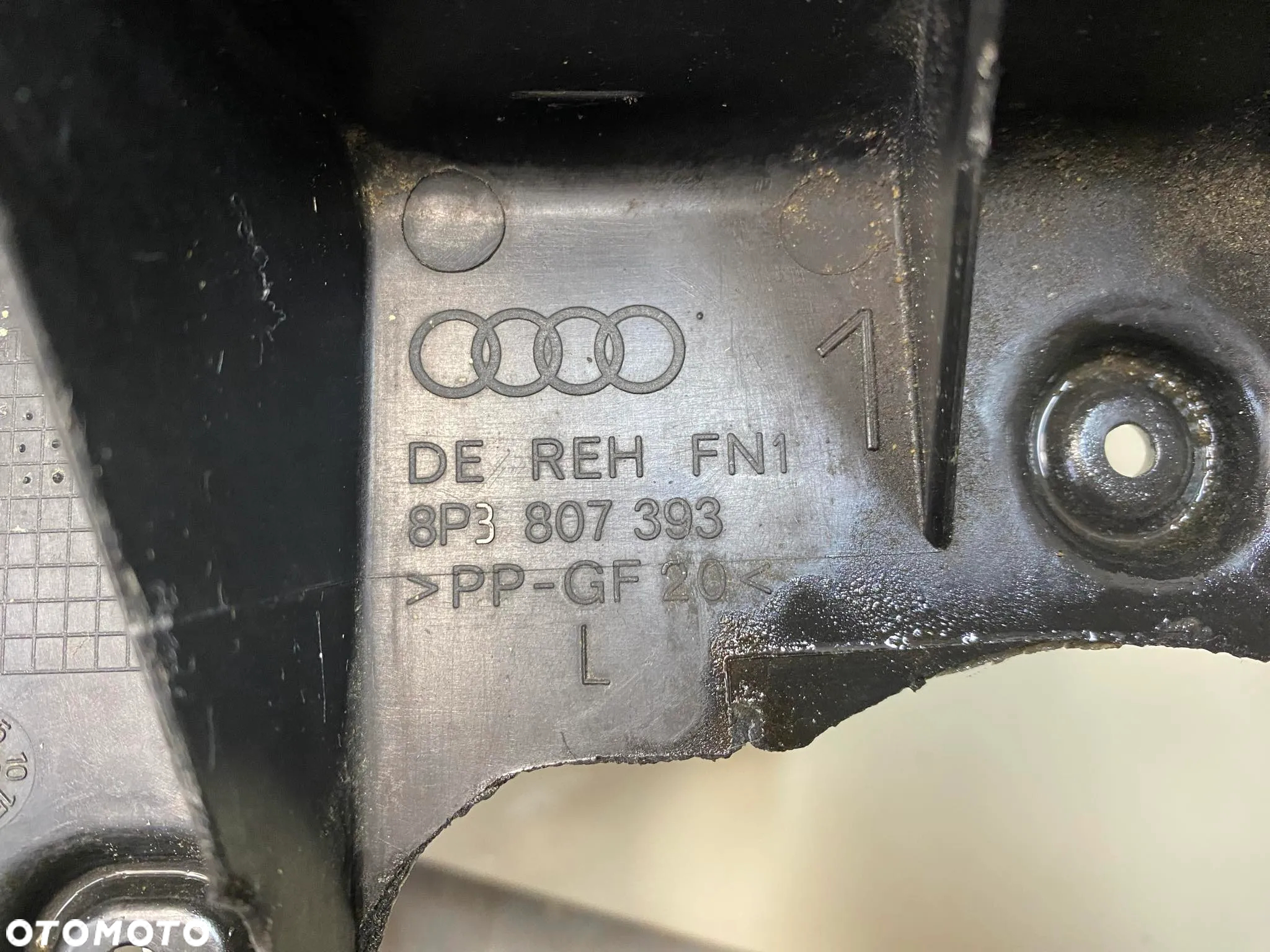 AUDI A3 8P LIFT ŚLIZG ZDERZAKA LEWY TYŁ 8P3807393 - 4