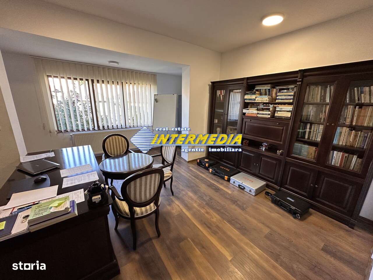 Închiriez spatiu comercial/ birouri 300 mp in Cetate finisat - Imagine principală: 1/10