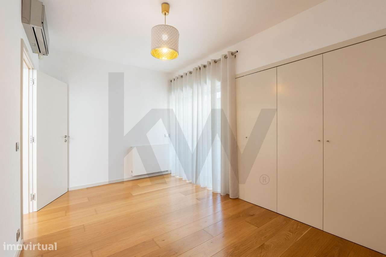 Moradia T3+1 de Excelência com Jardim Privativo em Santa Joana, Aveiro-45