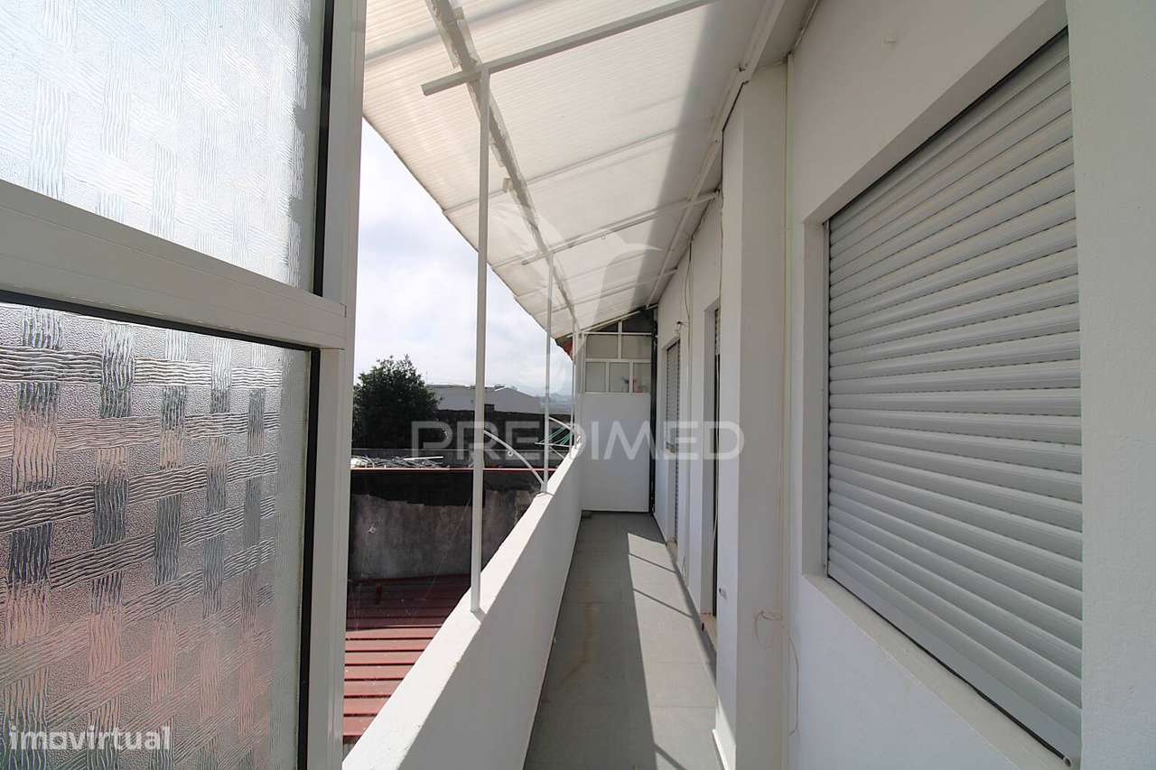 T3 com varanda em todas as divisões junto à Areosa - Grande imagem: 4/28