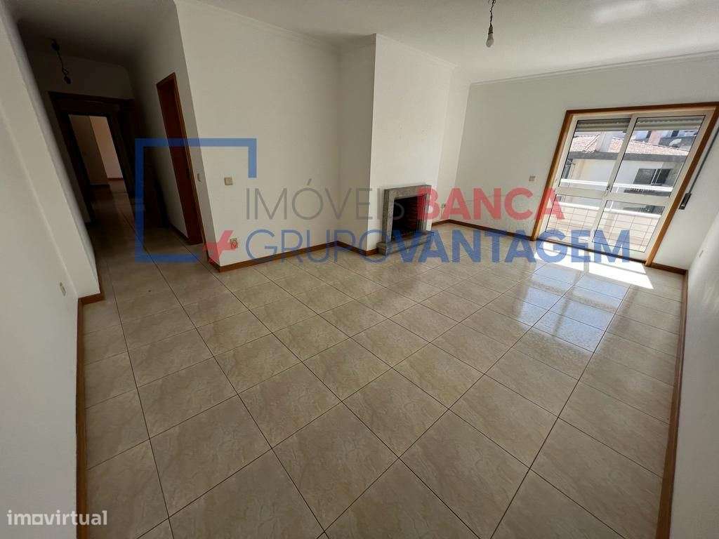 Apartamento, para venda, Oliveira de Azemeis - O. Azeméis, Riba-Ul,... - Grande imagem: 4/10