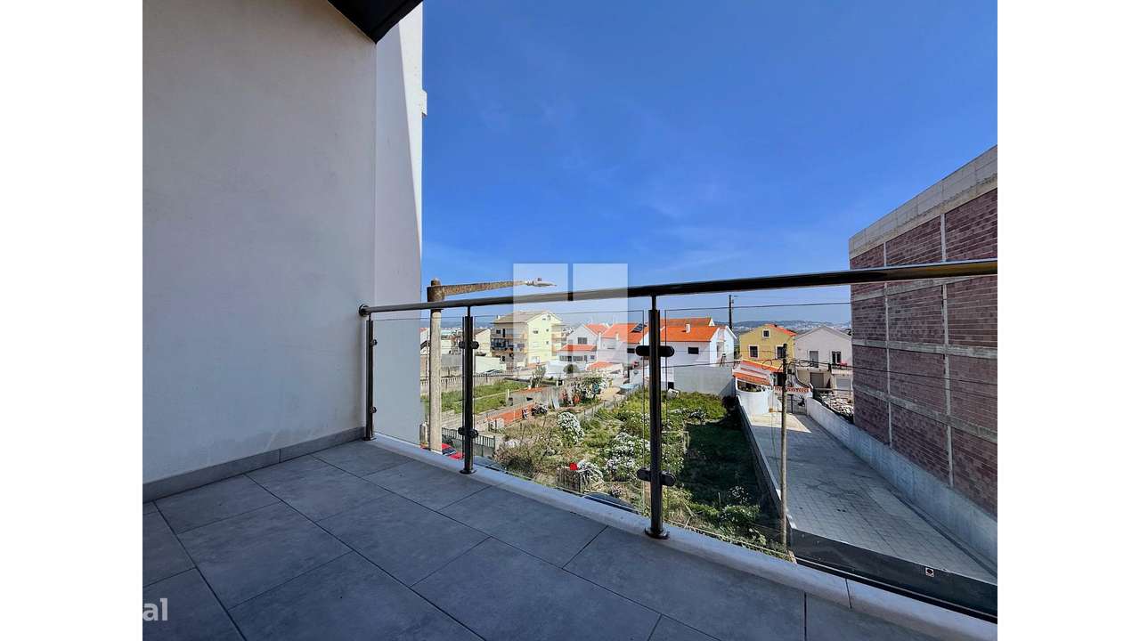 Apartamento T3 c/ Garagem Dupla-20