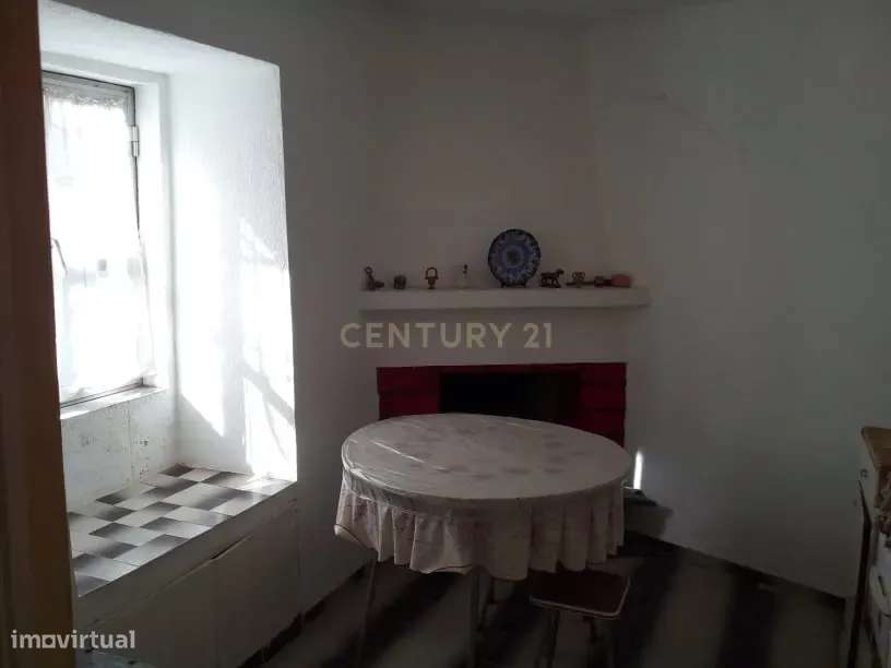 Casa p/reconstrução, Louriçal do Campo - Grande imagem: 3/11