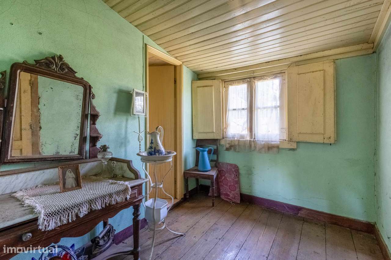 Casa para reabilitar em Arco de Baúlhe – Oportunidade única-26