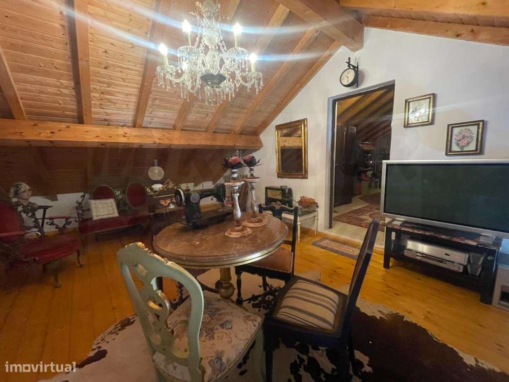 Moradia única na Abela - Espaço, Conforto e Tradição!-22