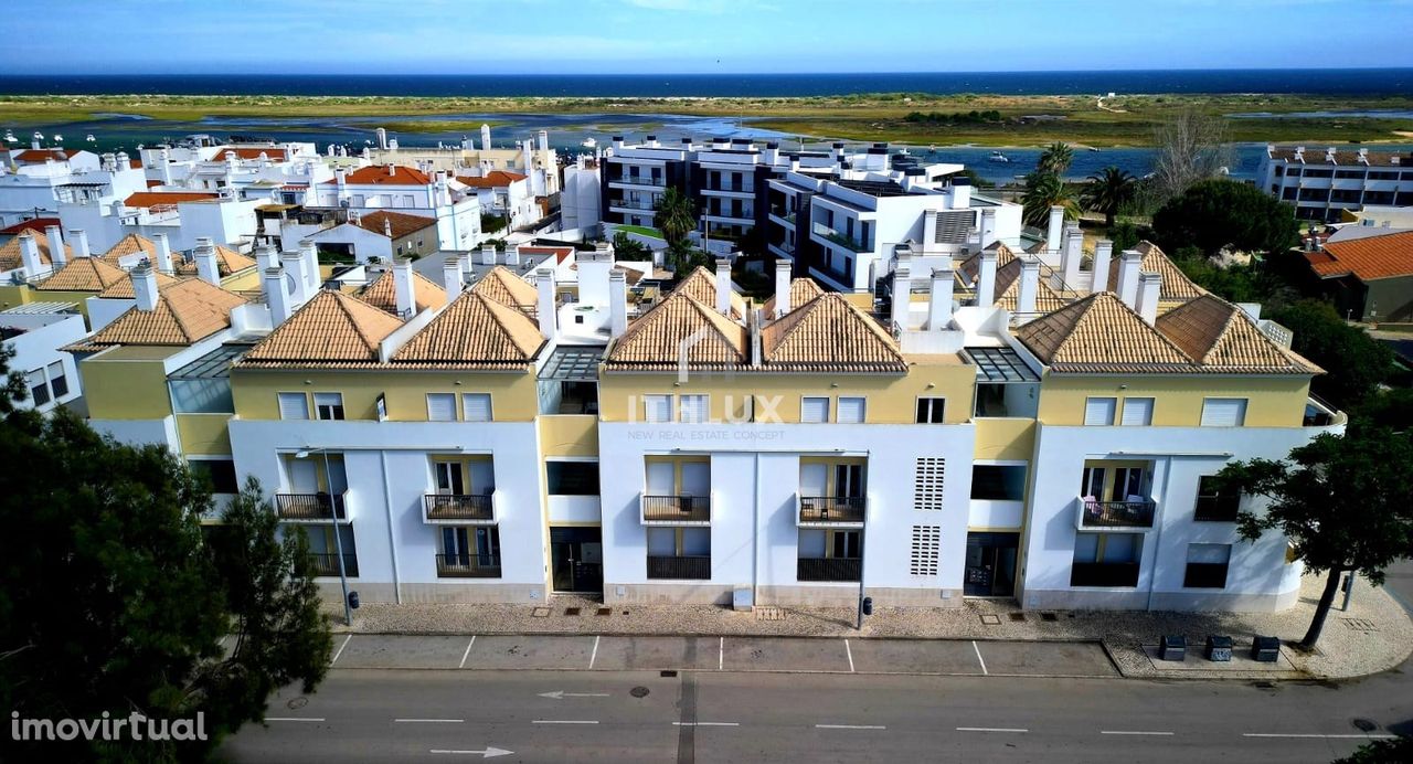 Apartamento T2 com 2 casas de banho no Condomínio "Royal Cabanas Beach