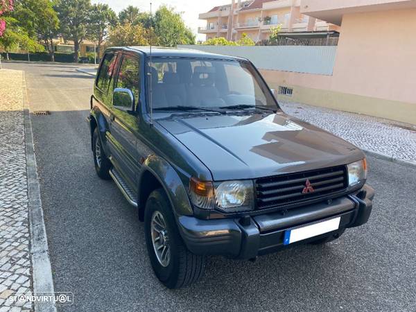 Mitsubishi Pajero 2.5 TDi GLS - 11