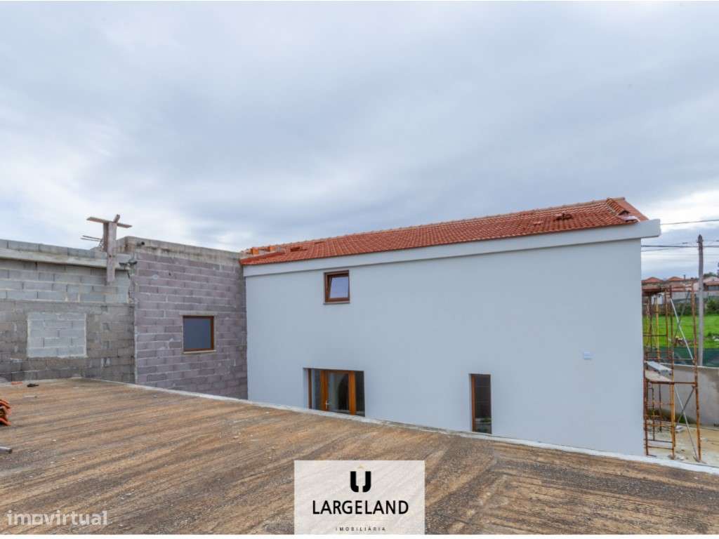 Moradia T3 em fase de acabamento - Vila Maior-7