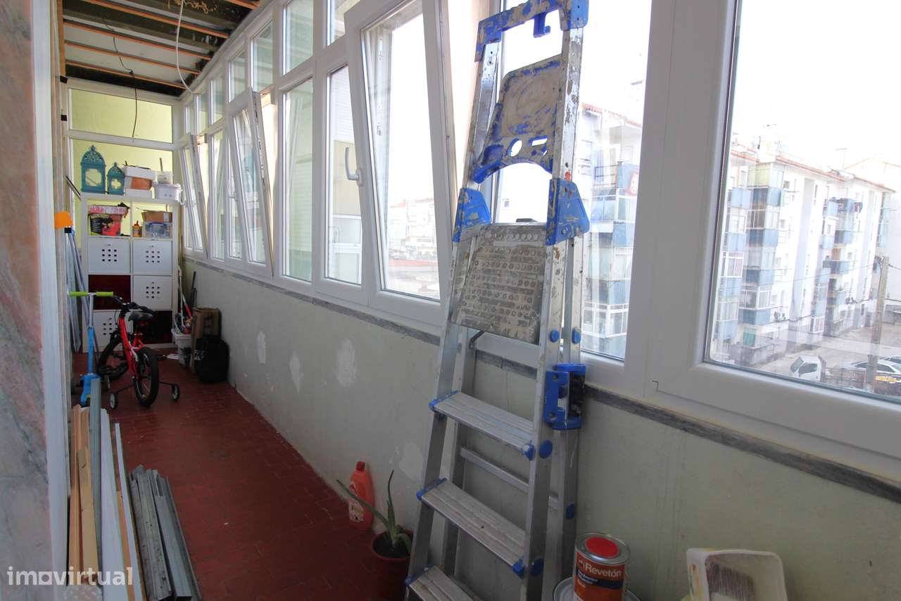 LARANJEIRO - Apartamento T3 semi-remodelado com 2 WC! - Grande imagem: 3/14