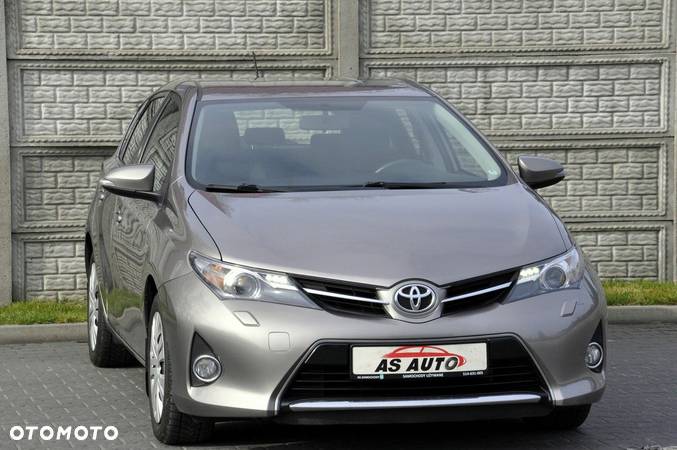 Toyota Auris 1.33 VVT-i Premium Comfort - 2