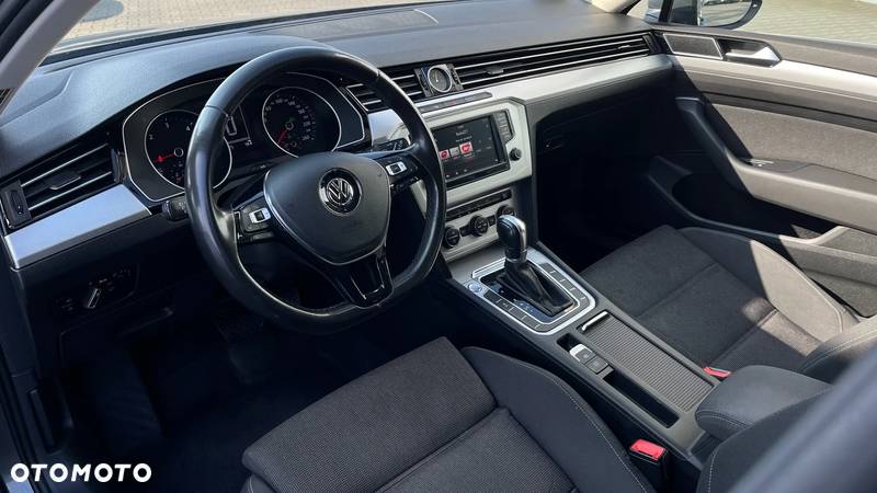 Volkswagen Passat 2.0 TDI BMT Comfortline DSG - 10