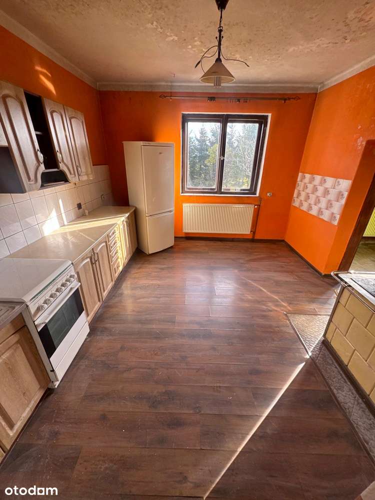 Dom do remontu z dużym  potencjałem i pięknym widokiem !-11