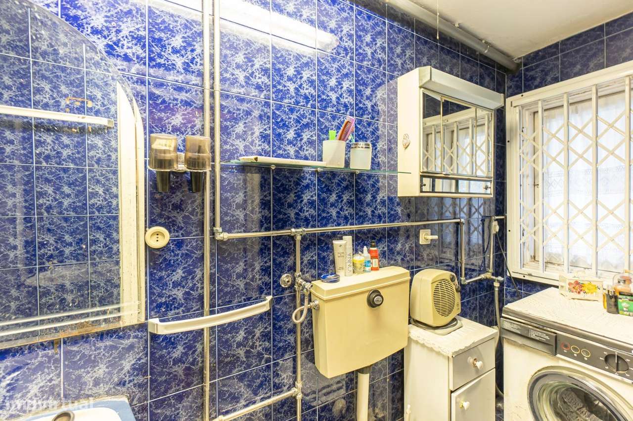 Casa c/ História e Potencial Extraordinário, Zona Tradicional do Porto-13