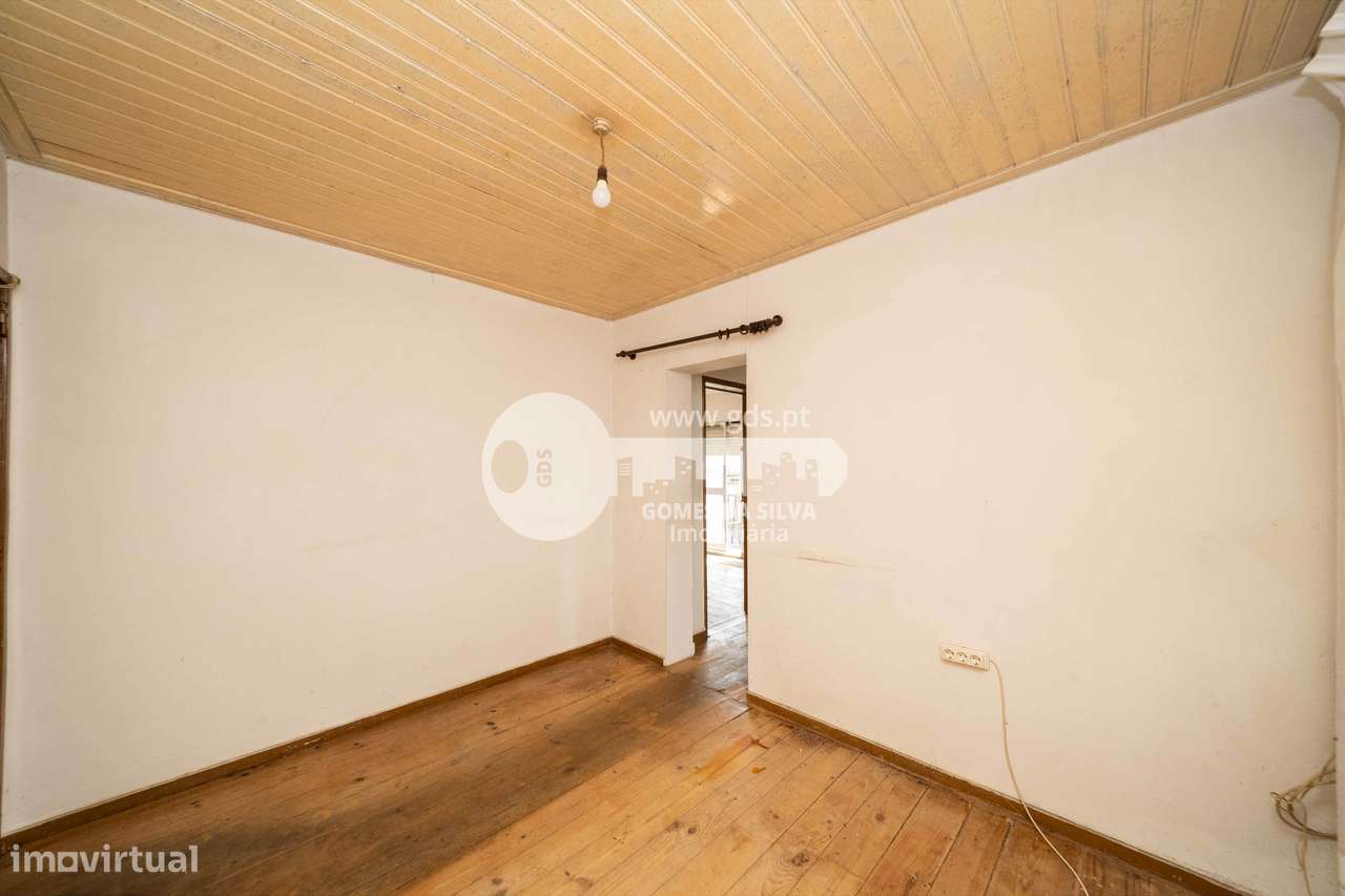 Moradia Bifamiliar T6 em Nogueira, Braga-19