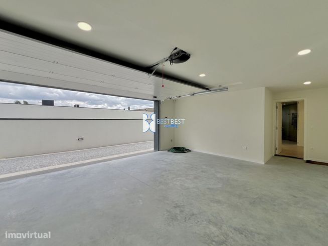 MORADIA INDIVIDUAL DE LUXO T3, DUAS SUITES, NOVA, CONCLUIDA,NA TROFA-27