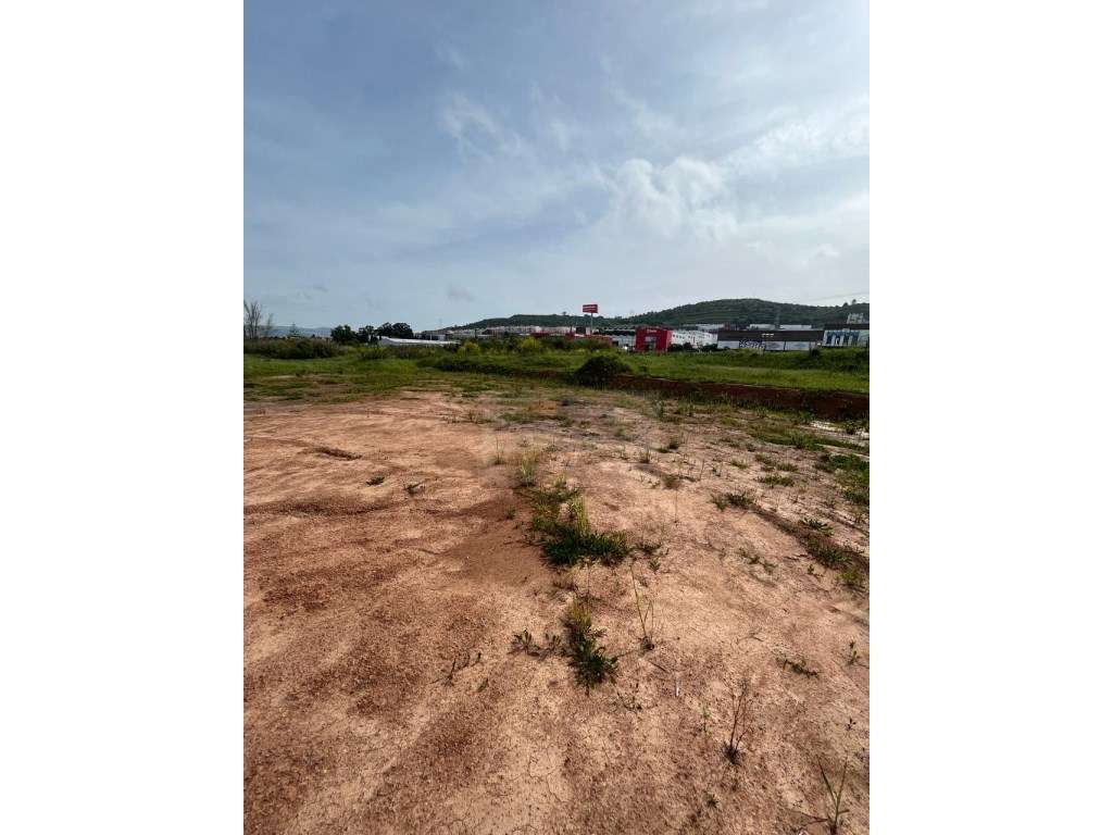 Fantástico Terreno com 8800m2 ao lado do Grupo Barraqueiro em frent... - Grande imagem: 2/3