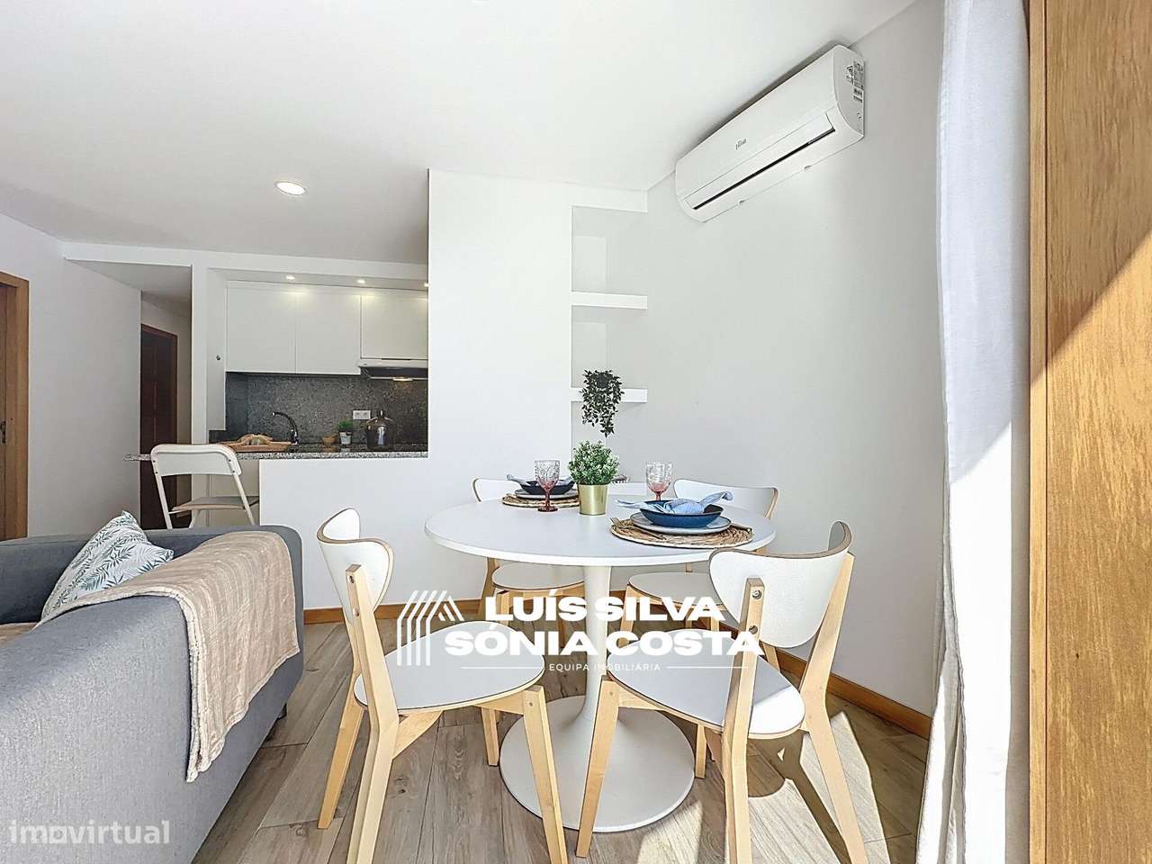 Loja transformada em Apartamento T1+1 Remodelado c/ 2 Varandas c/...-12