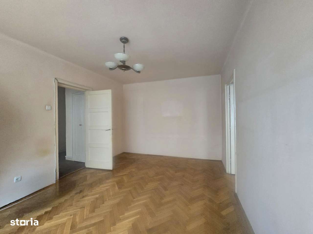 Hristo Botev apartament 3 camere la etajul 1-0