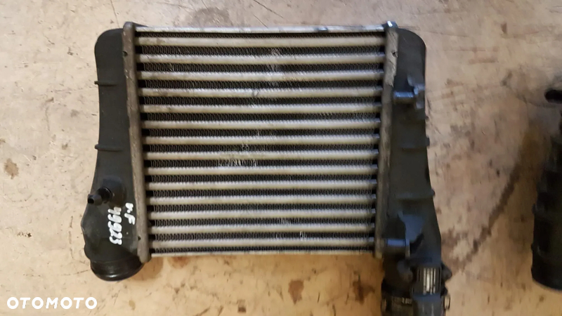 Audi A4 B7 OE 8E0145806M 8E0145805AA  intercooler chłodnica powietrza doładowującego - 5