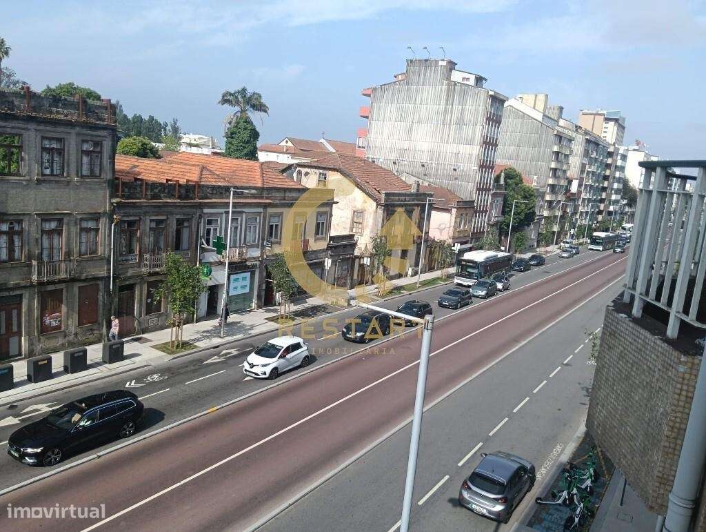 Apartamento T1 Premium na Avenida da Boavista – Estado Irrepreensível-18